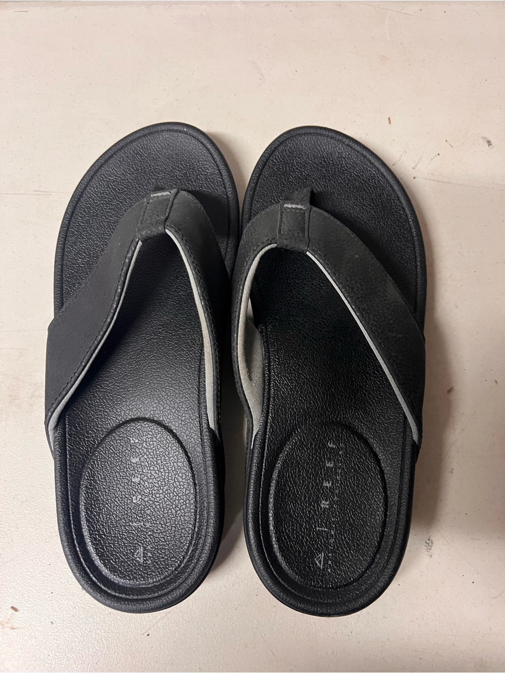 Men's Black Men's Cushion Phantom Bonzer Sandal size 9